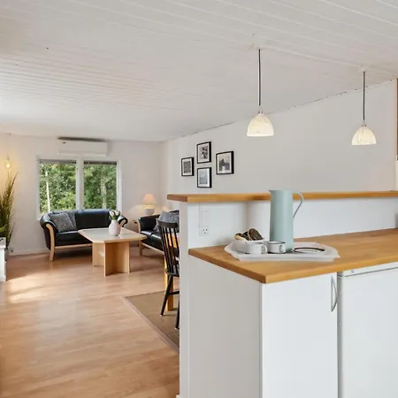 2 Bedroom Gorgeous In *