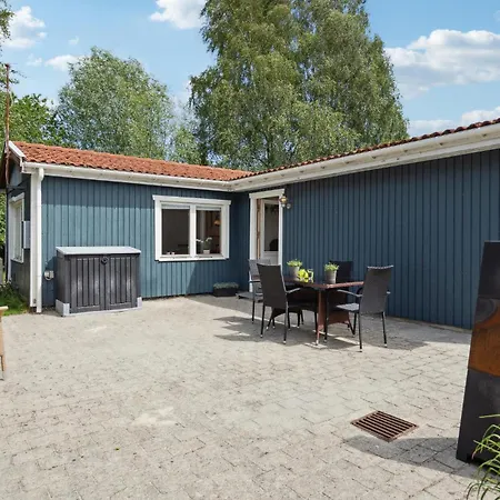 2 Bedroom Gorgeous In *