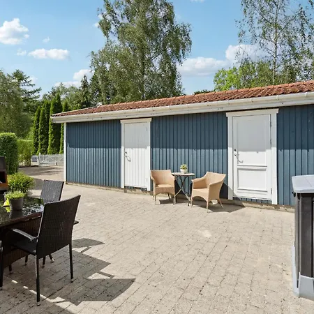 2 Bedroom Gorgeous In *