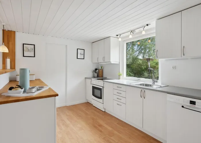 2 Bedroom Gorgeous In Ferienhaus