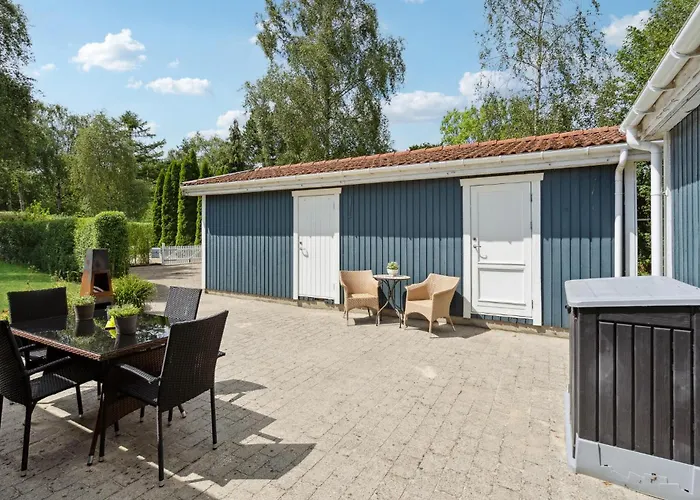 2 Bedroom Gorgeous In *