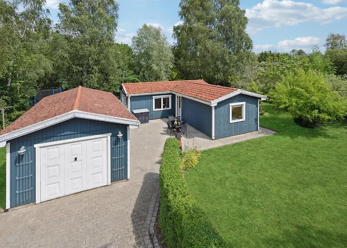 2 Bedroom Gorgeous In Semesterbostad